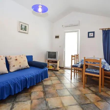 Apartments Silvana 597 게스트하우스 3*